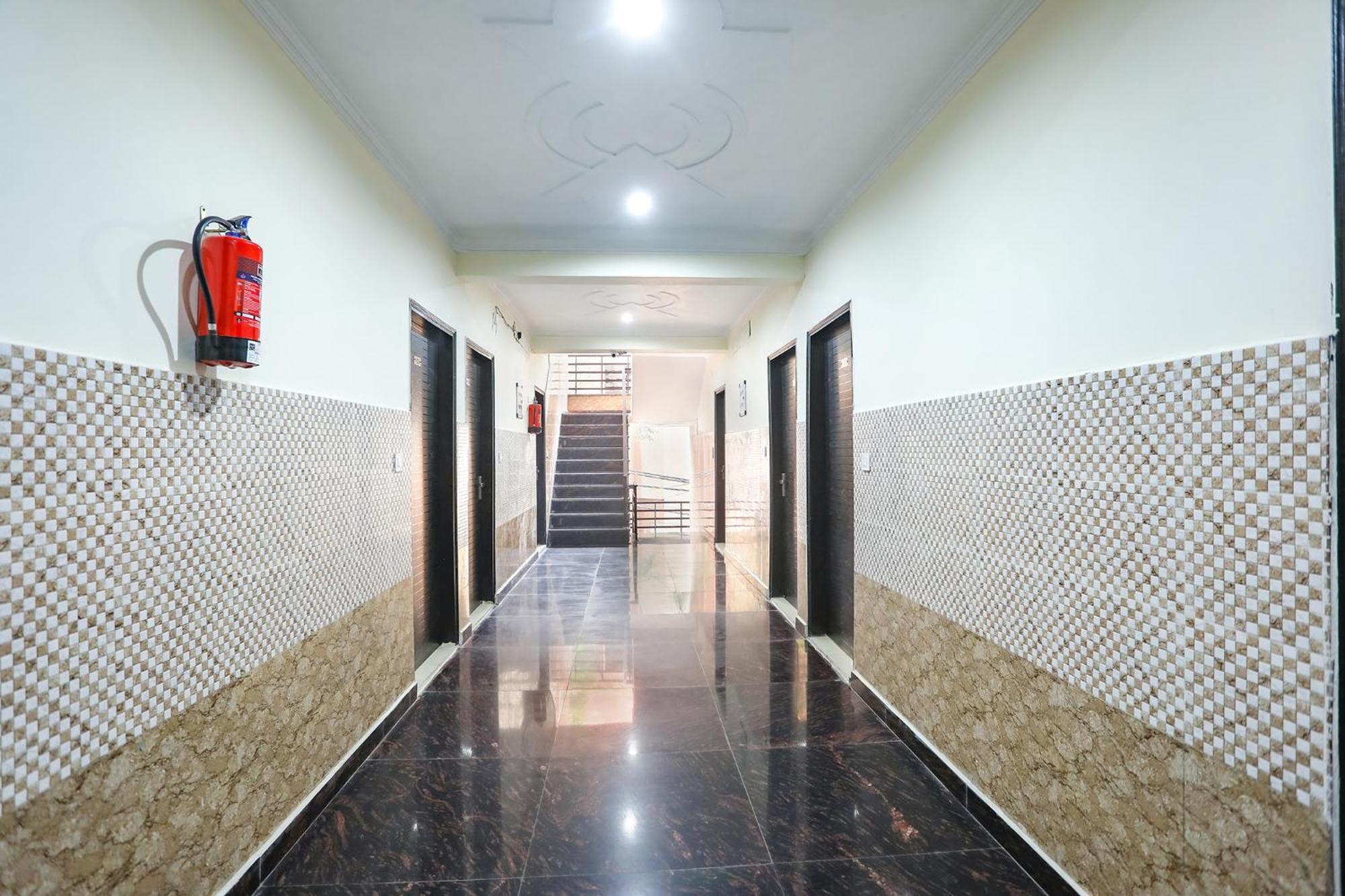 דלהי Fabexpress Asp Royal Residency Inn- Janakpuri מראה חיצוני תמונה